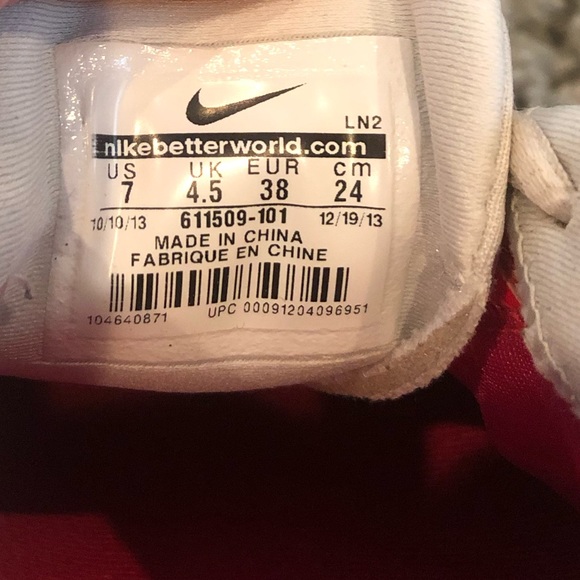 Nike Women’s Sz 7 Golf Shoes - Picture 3 of 4